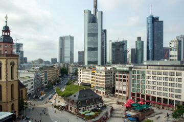 Aussicht auf Frankfurt Altstadt und Skyline